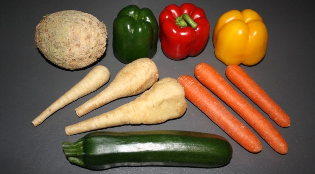 Verduras como alimento para pollos